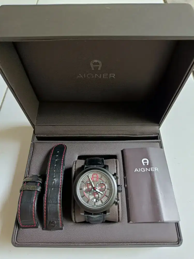 Aigner bari chronograph A37500 original bekas sangat bagus cukup mulus