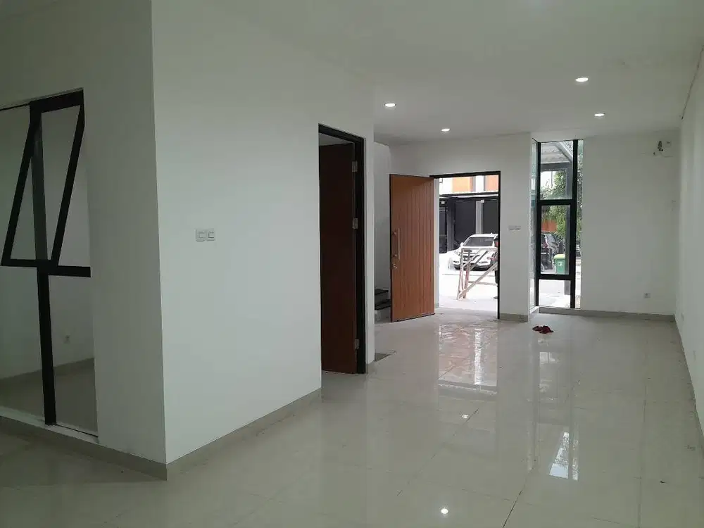 Dijual Rumah 2,5 Lantai Bergaya Modern di Cluster Metland Menteng