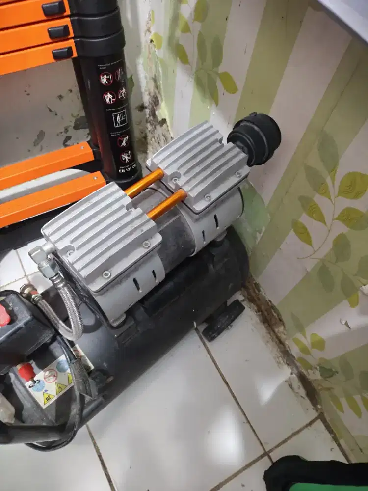 Kompresor Izumi 1HP 24L