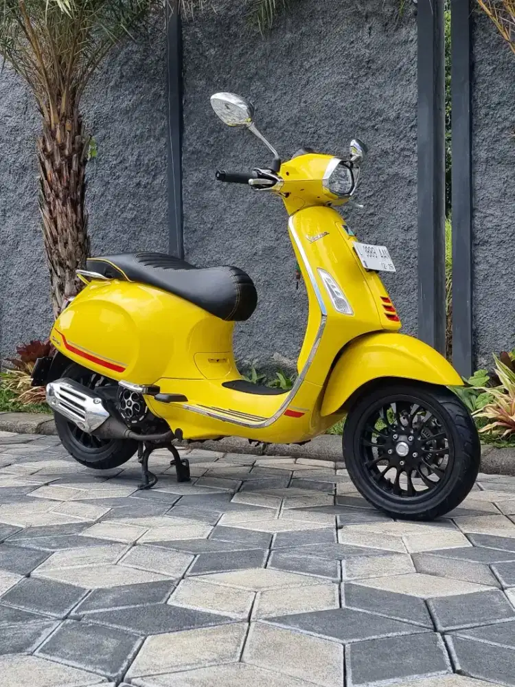 Vespa Sprint S 150 ABS 2021 Kuning Nopol L Odo 10rb Koko Motor