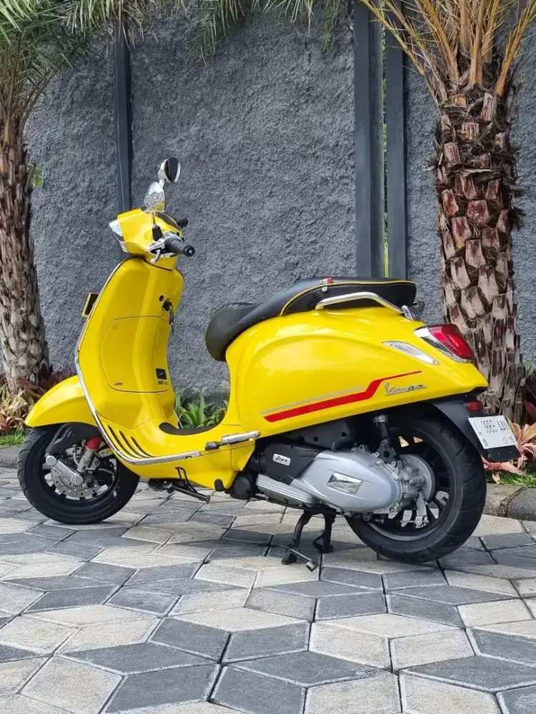 Vespa Sprint S 150 ABS 2021 Kuning Nopol L Odo 10rb Koko Motor