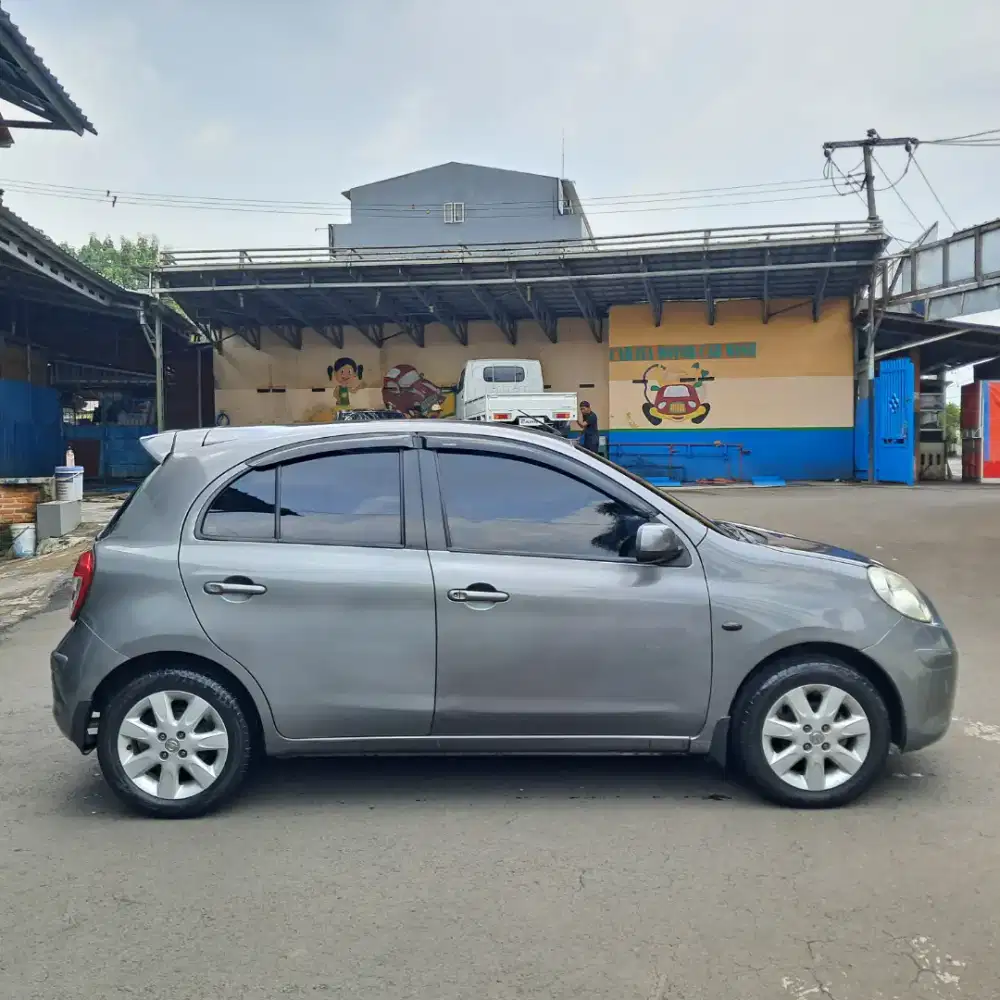 Nissan march XS 2011 Tangerang