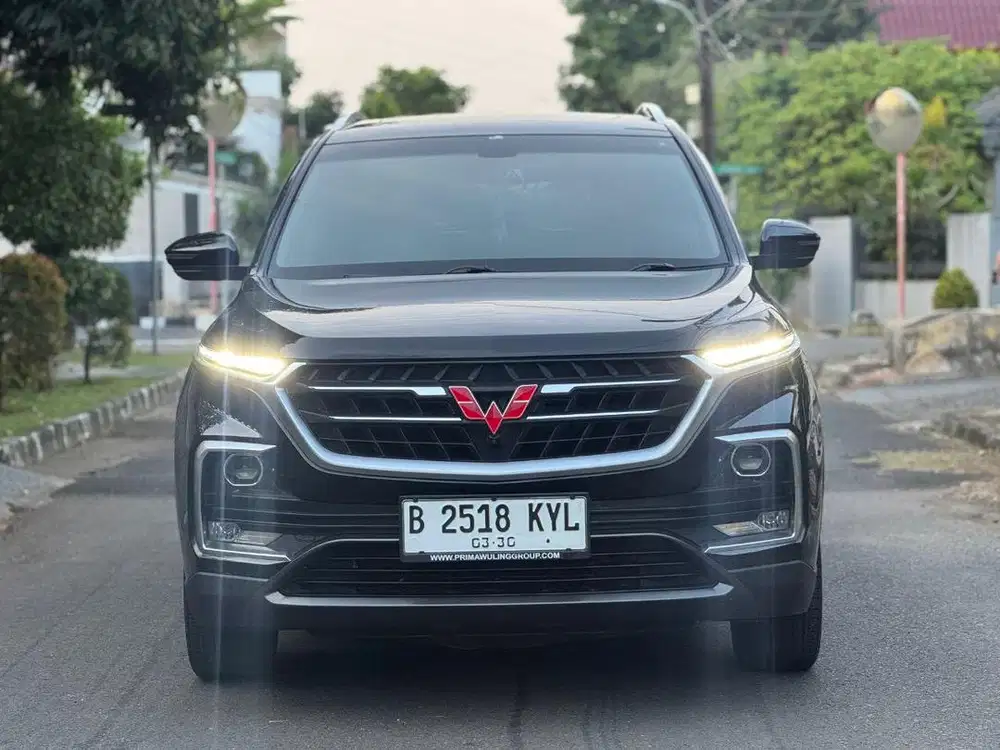 Wuling Almza 1.5 T lux cvt 2019 hitam