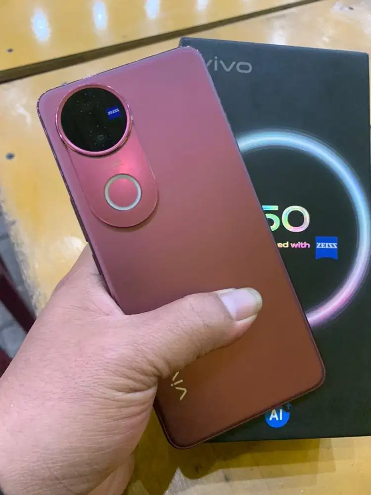 Vivo V50 5G 12/512 fullset garansi panjang