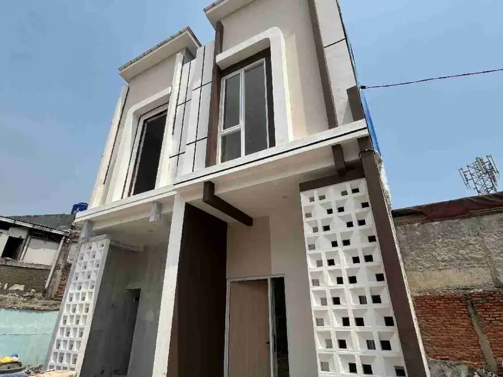 Rumah Dua Lantai Warakas , Dekat JIS