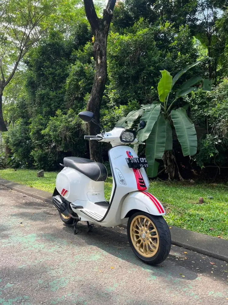 Vespa Sprint Racing Sixties