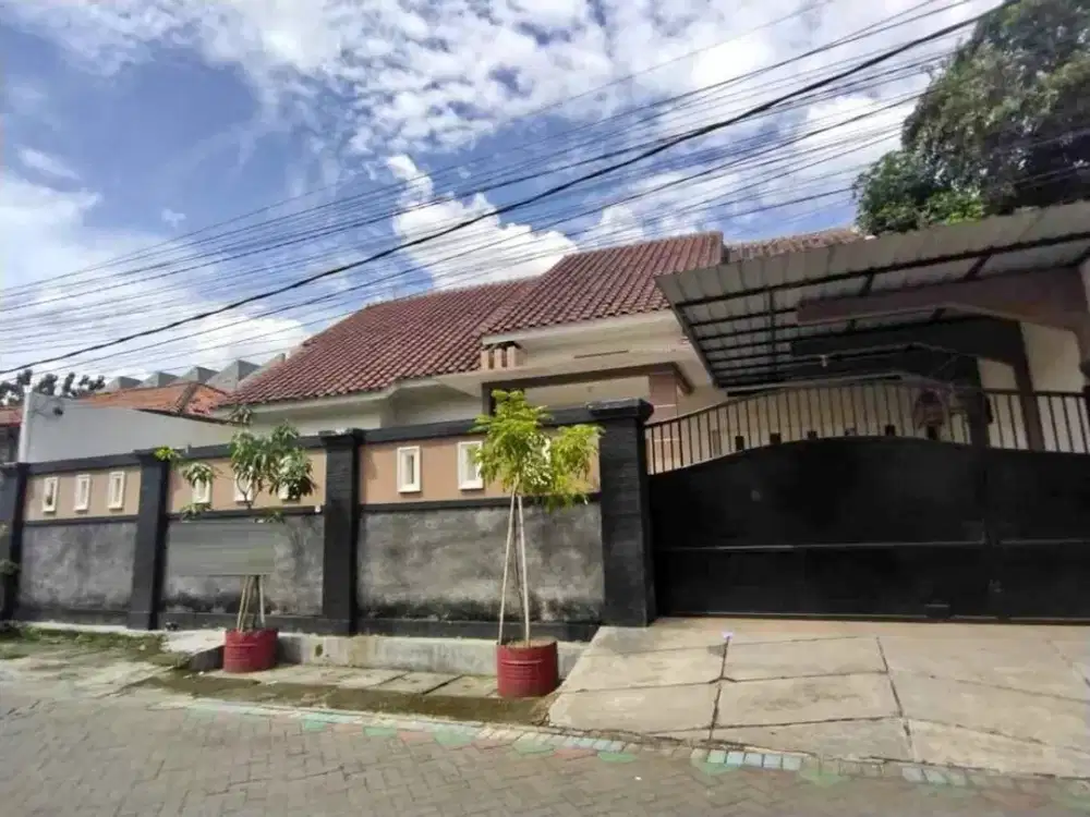 Rumah Kutisari Siap Huni Lokasi Strategis Dekat Petra