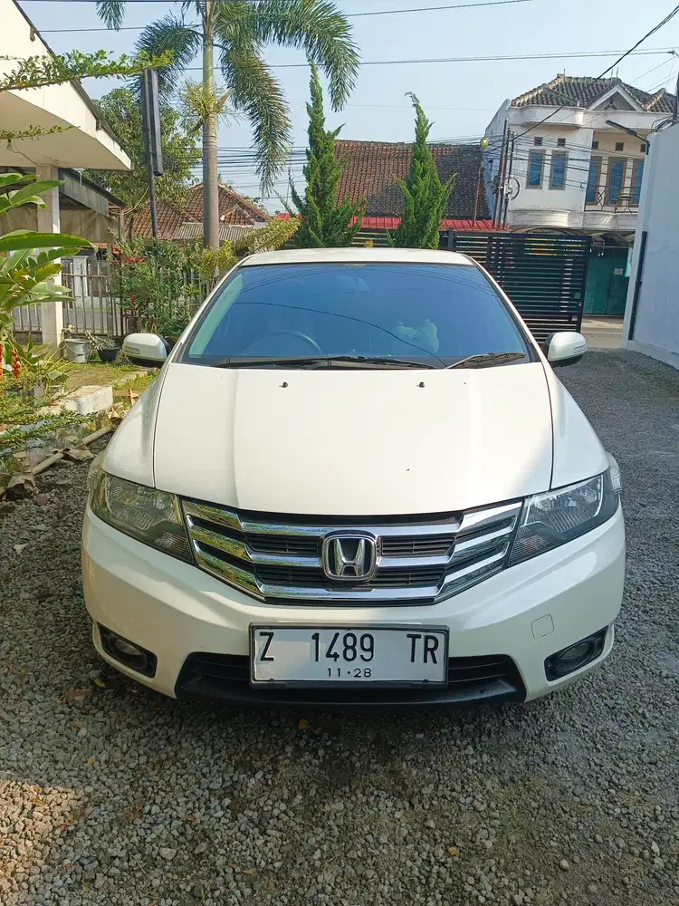 Honda City E metic 2012 ,km low