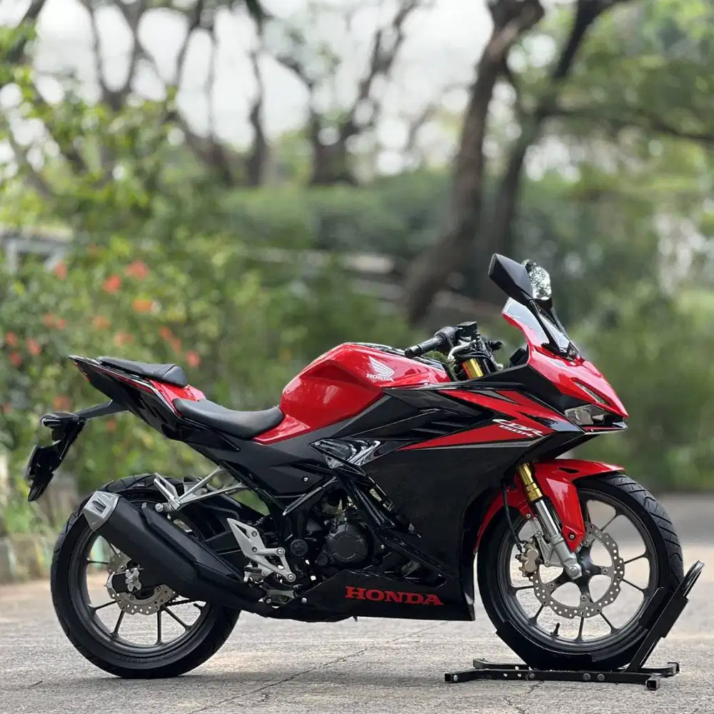 HONDA NEW CBR150R NON ABS MERAH HITAM 2023 KM 1K PAJAK ON LIKE NEW