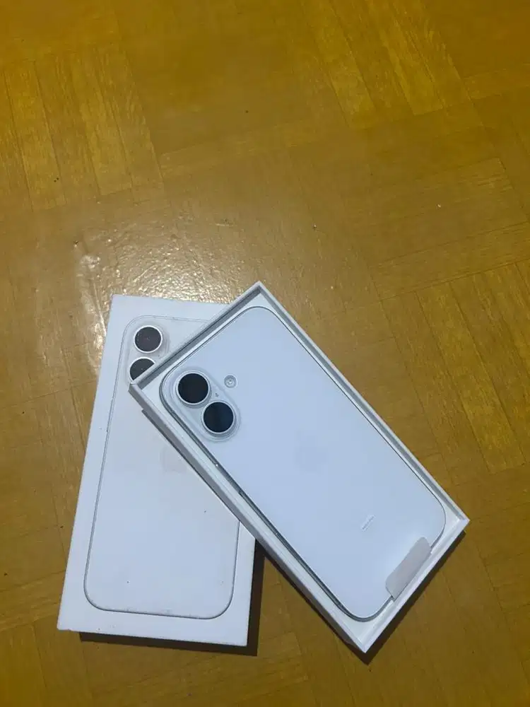 Iphone 16 256 gb fullset ibox baru buka box belum pernan di pake