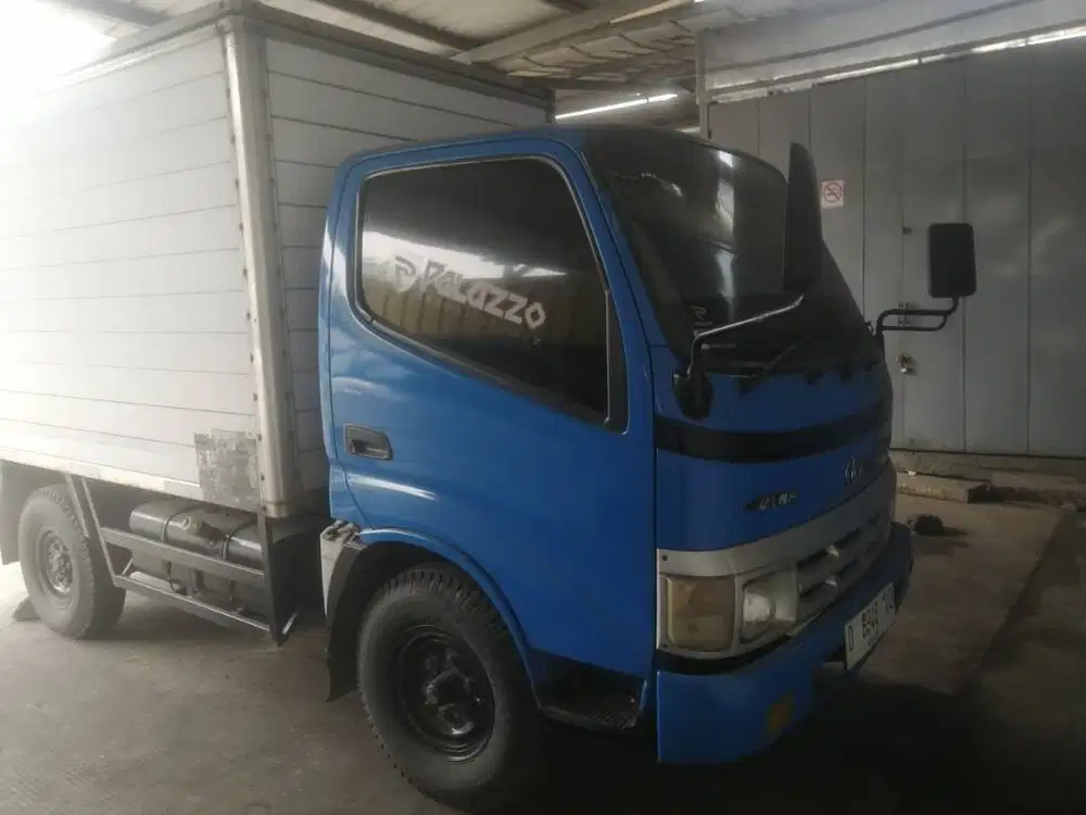 Mobil Toyota Dyna Short – Light Truck Bestel Wagon Tahun 2002