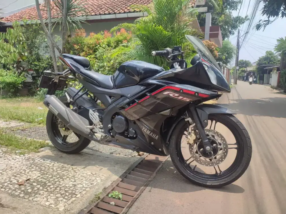YAMAHA R15 V2 TAHUN 2016