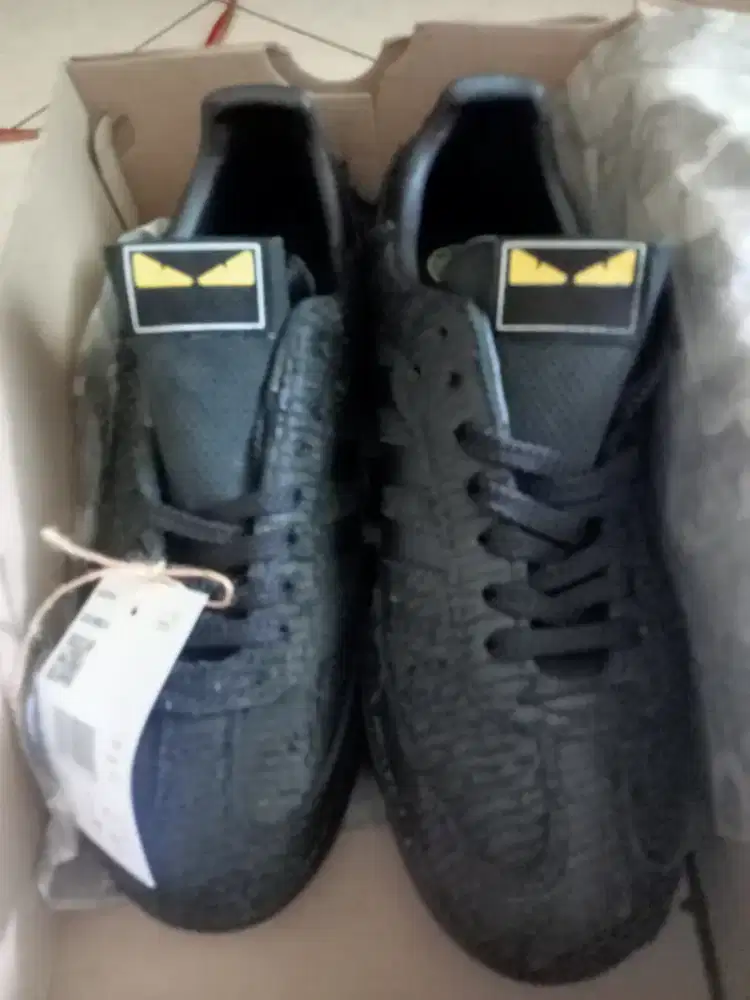 Sepatu Adidas Vespa fendi