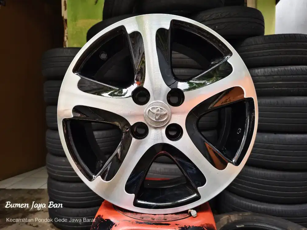 Velg oem Toyota Yaris R15 4x100 untuk vios sigra calya