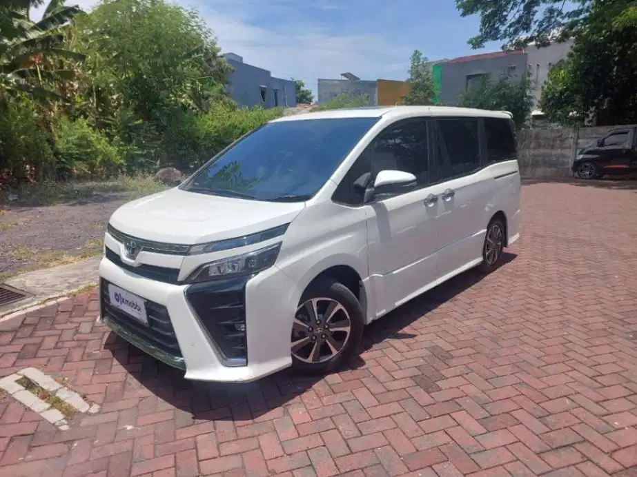 KM RENDAH Toyota Voxy 2.0 Bensin Matic 2020 Putih AV