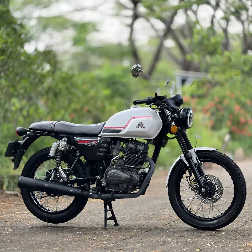 BENELLI MOTOBI 152 PUTIH 2023 KM 8K PAJAK PANJANG SUPER GRES