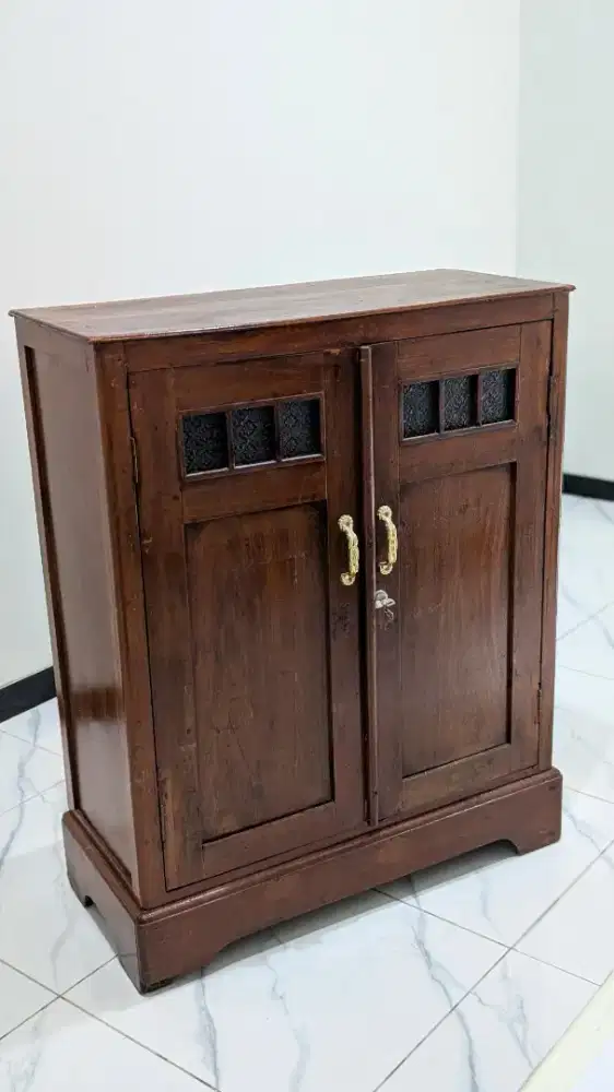 LEMARI BAJU MINIMALIS KAYU JATI