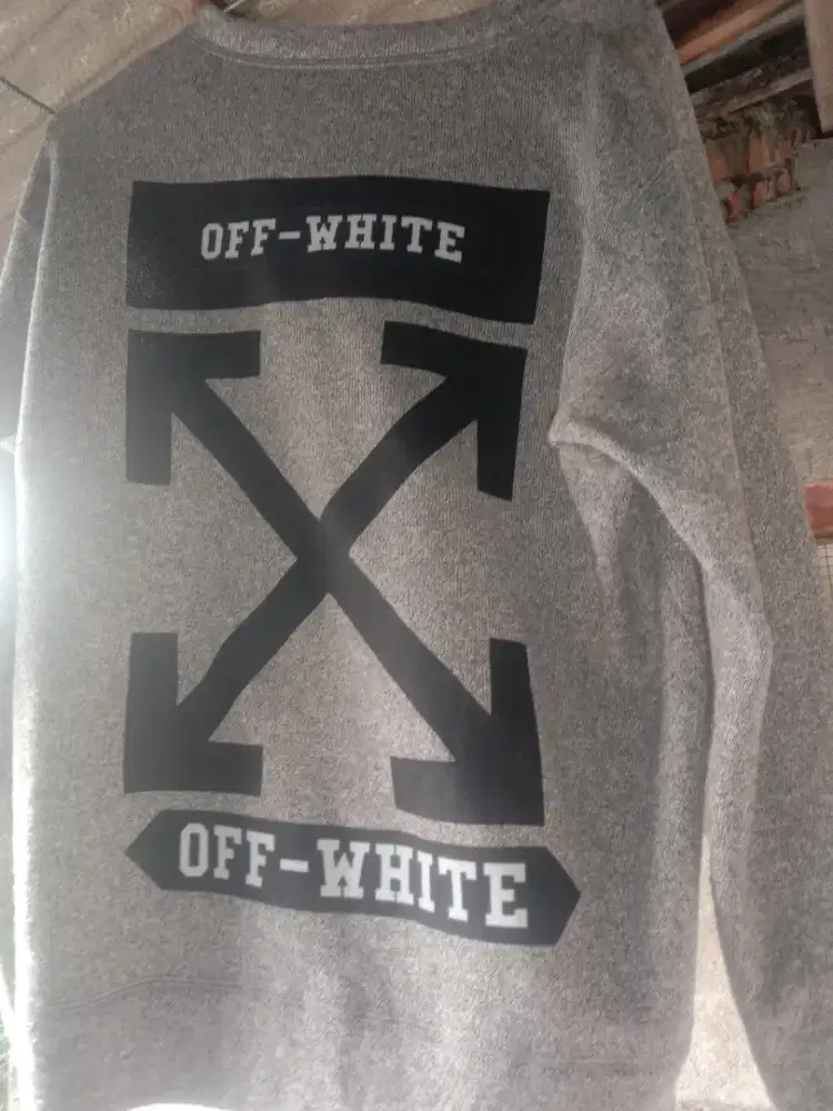 Hoodie atau sweater UK M