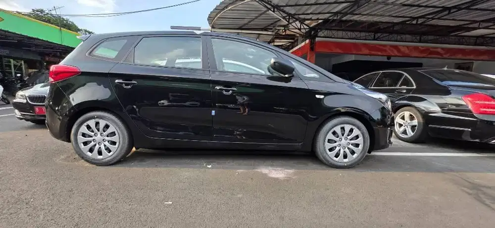 kia Carens Matic 2.0 km 0005 Baru