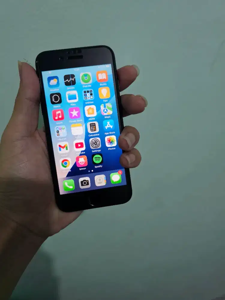 Iphone SE 2020 64GB ex Garansi Resmi Ibox
