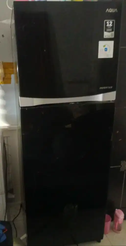 Kulkas 2 PINTU MERK AQUA