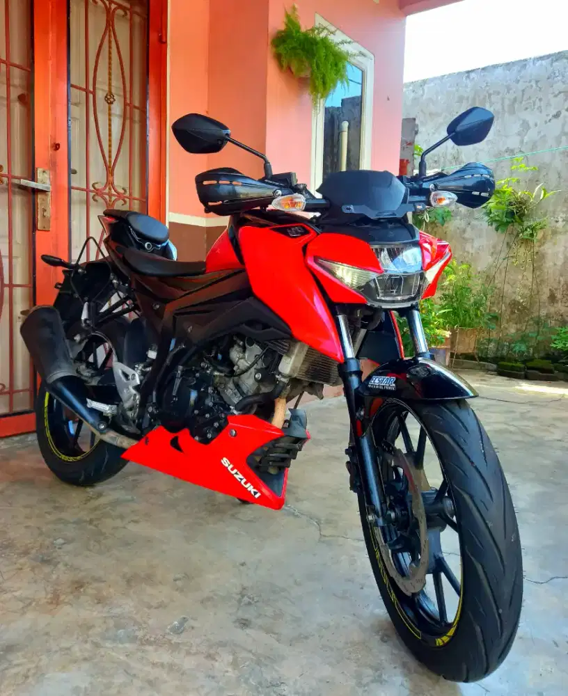 SUZUKI GSX-S 2017
