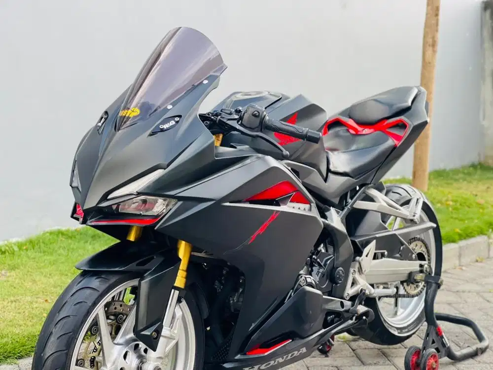 Honda cbr 250rr hitam 2018 abs plat L pajak On cbr250rr abs cbr 250 rr