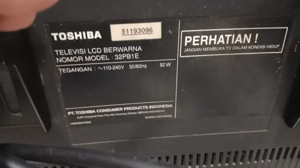 Televisi  Flat ukuran 32