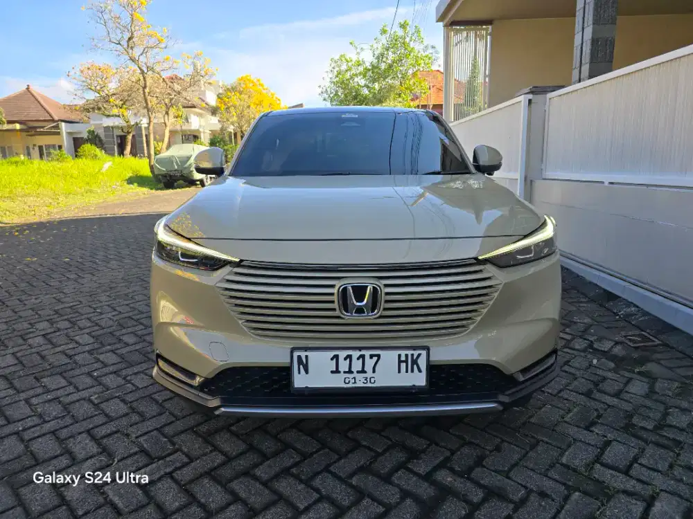 Honda HR-V SE two tone 2024 Bensin