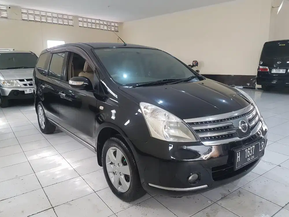 GRAND LIVINA ULTIMATE MATIC 2011