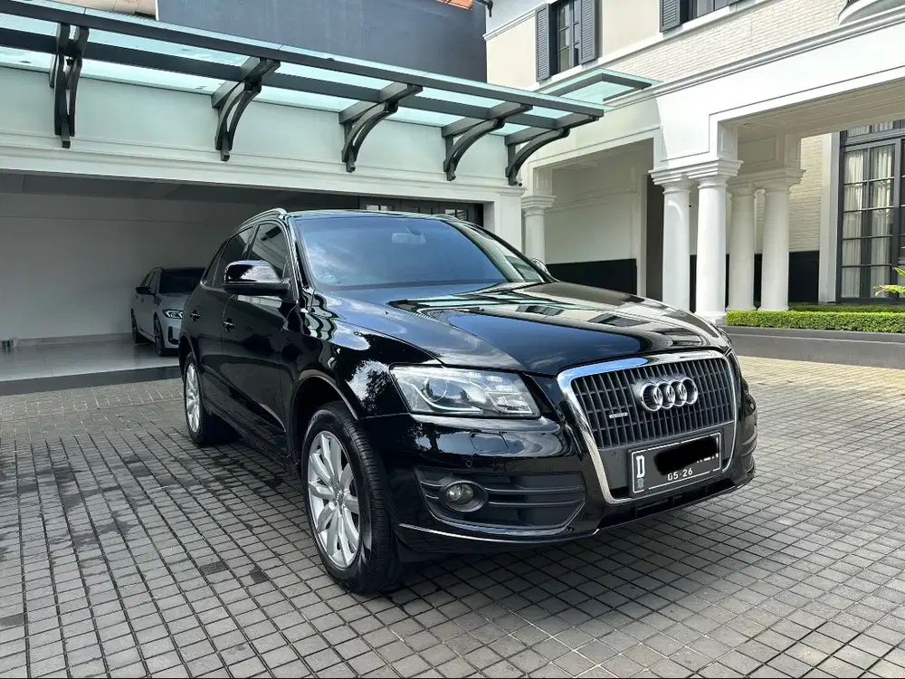 Audi Q5 quattro 2010 kM rendah suv hitam mobil eropa bandung tiguan x5