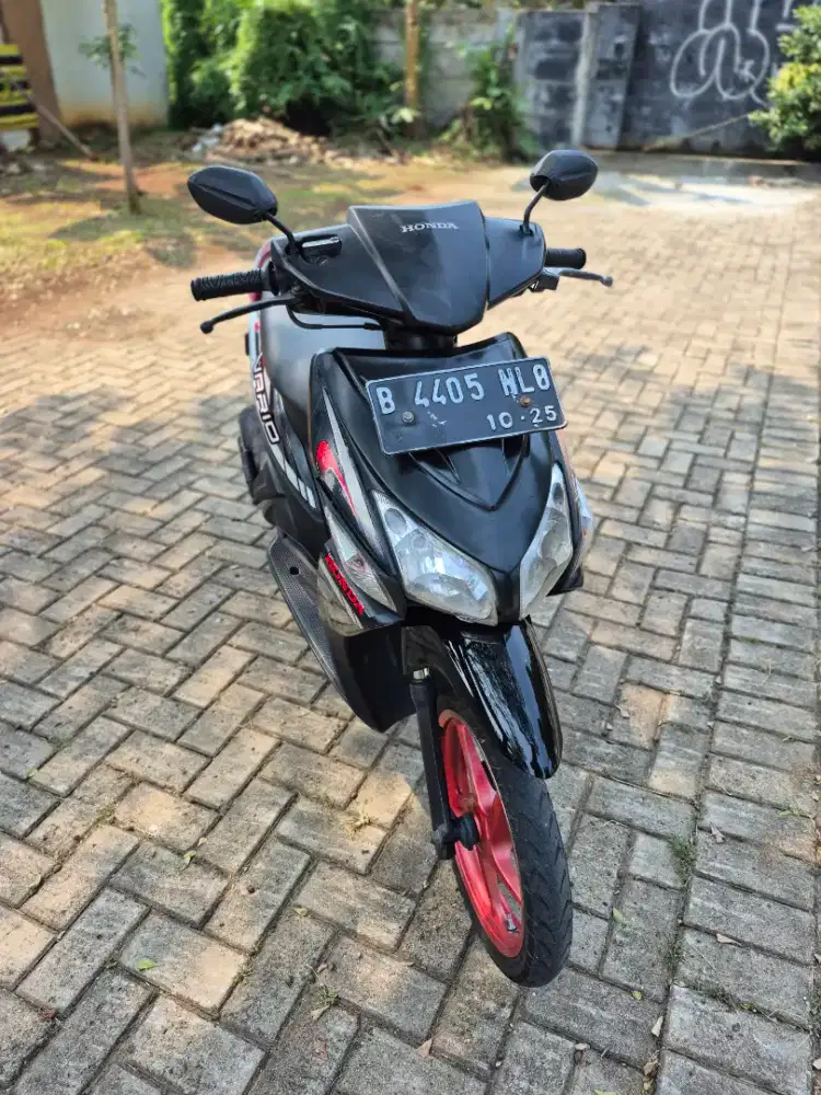 Dijual Honda Vario 110 karbu tahun 2010 surat lengkap
