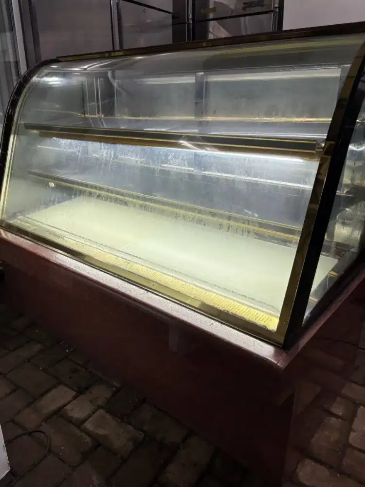 cake showcase 
ukuran 150x73x120
harga 7,5jt