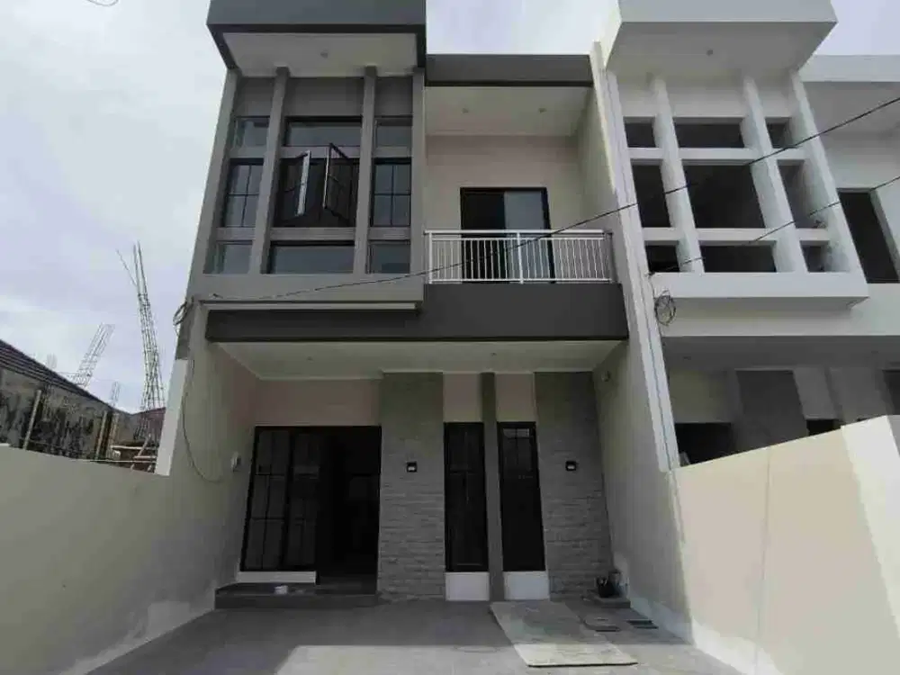 Rumah Baru 2 jejer Klampis Anom Strategis Modern Minimalis