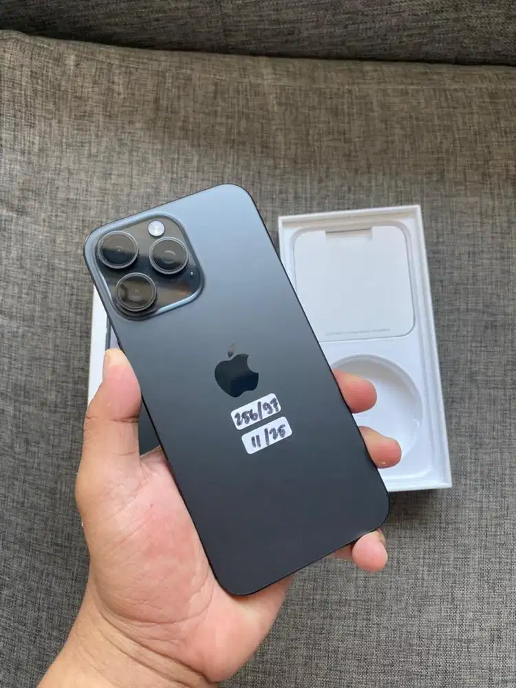 iPhone 15 pro max 256 iBox on garansi