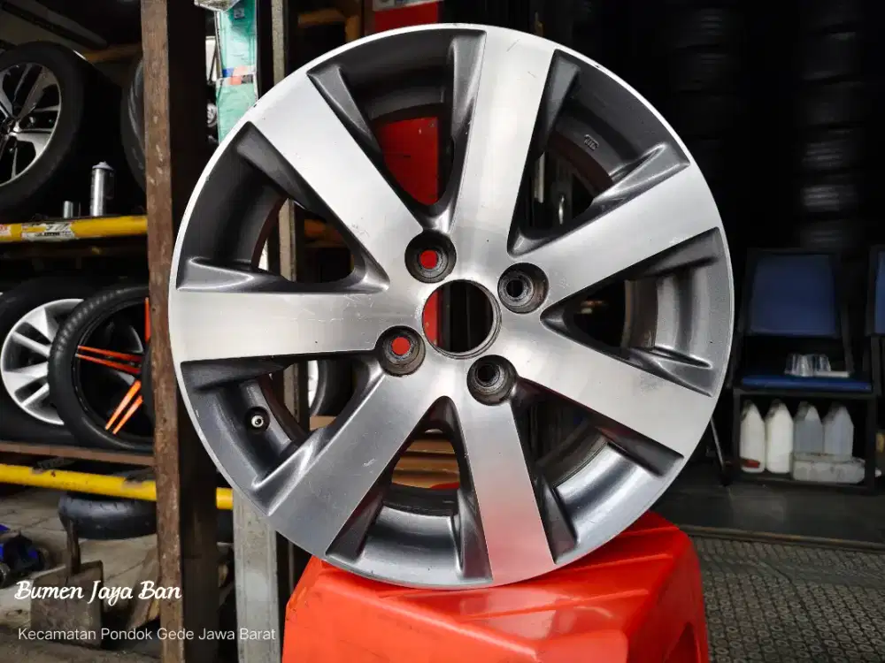 Velg oem Honda freed R15 pcd 4x100 untuk mobilio jazz vios dll