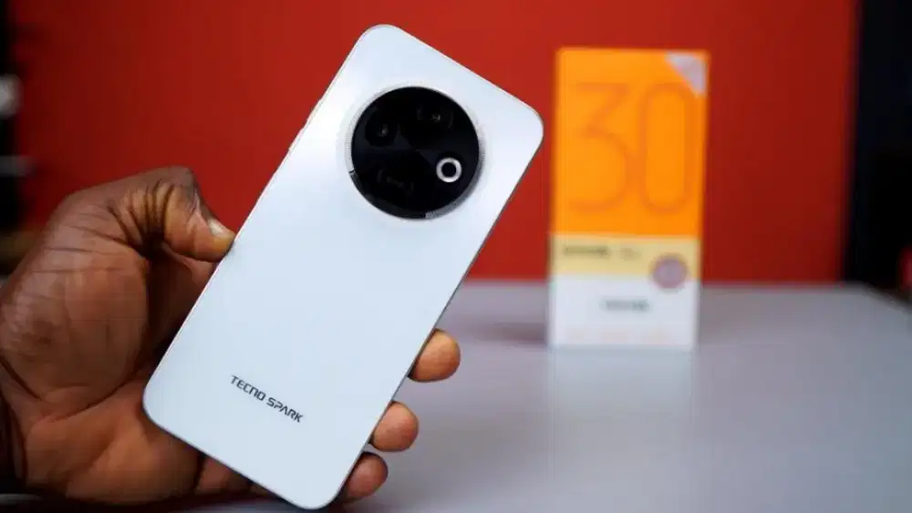 TECNO SPARK 30C 6/128 Putih