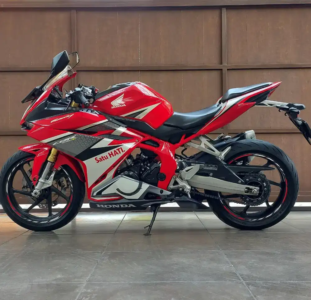 KM 31rb Honda  CBR 250RR tahun 2016 Siap Pakai