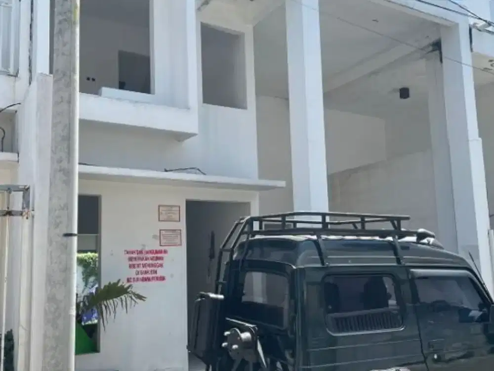 Rumah Modern di Jl. De Alamuda Residence M/10, Kec. Wiyung, Kota Surabaya