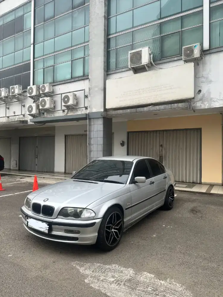 BWM E46 318i Tahun 2001
