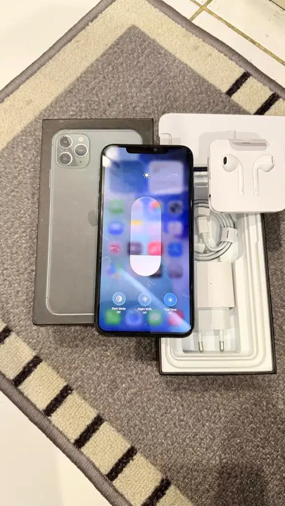 Dijual Iphone 11 Promax 256GB Green Mulus Lengkap Terdaftar