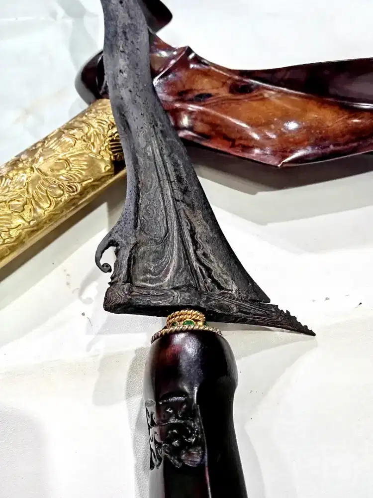 Keris Sepuh Panimbal Luk 9 Pamor Wengkon Isen