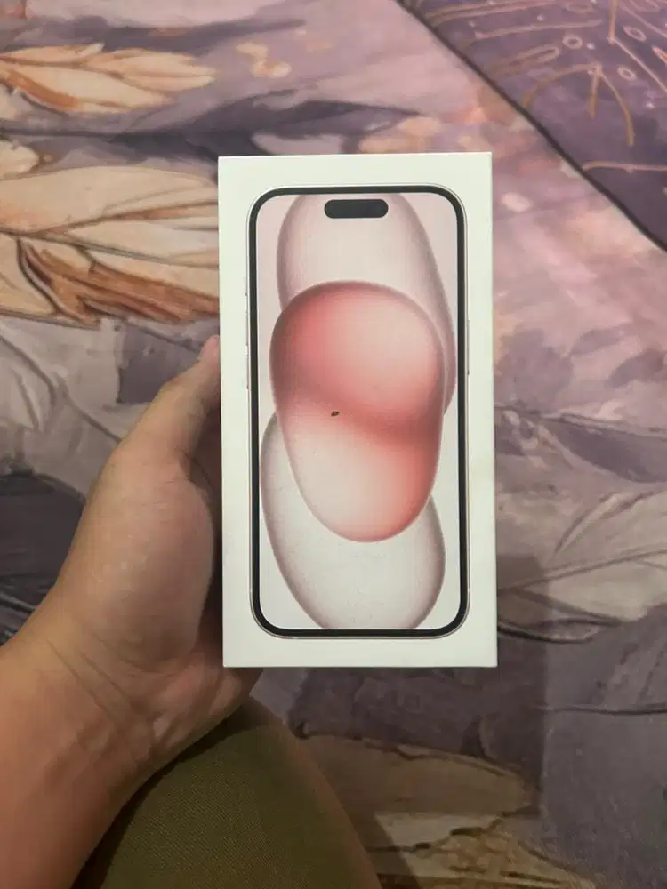 Iphone 15 128 gb baru buka box saja belum di aktivasi garansi