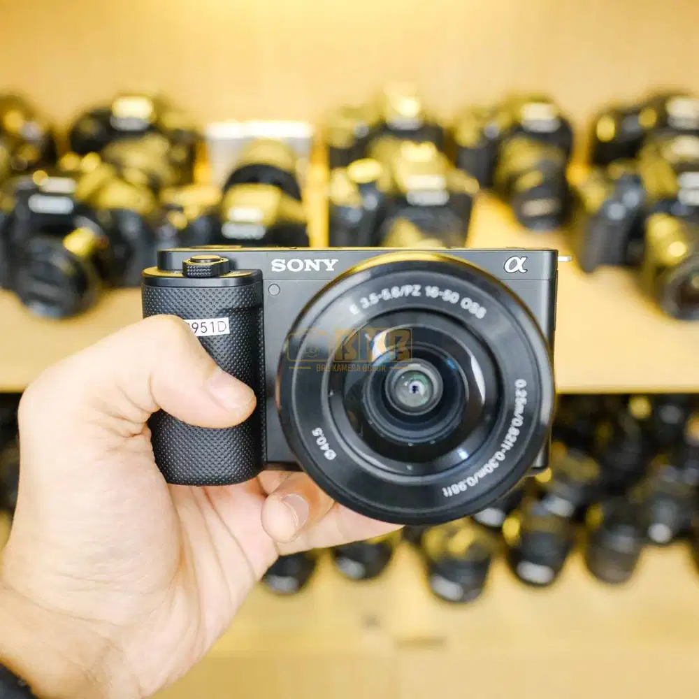 Sony ZVE10 Kit 16-50mm Fullset Like New SC 500