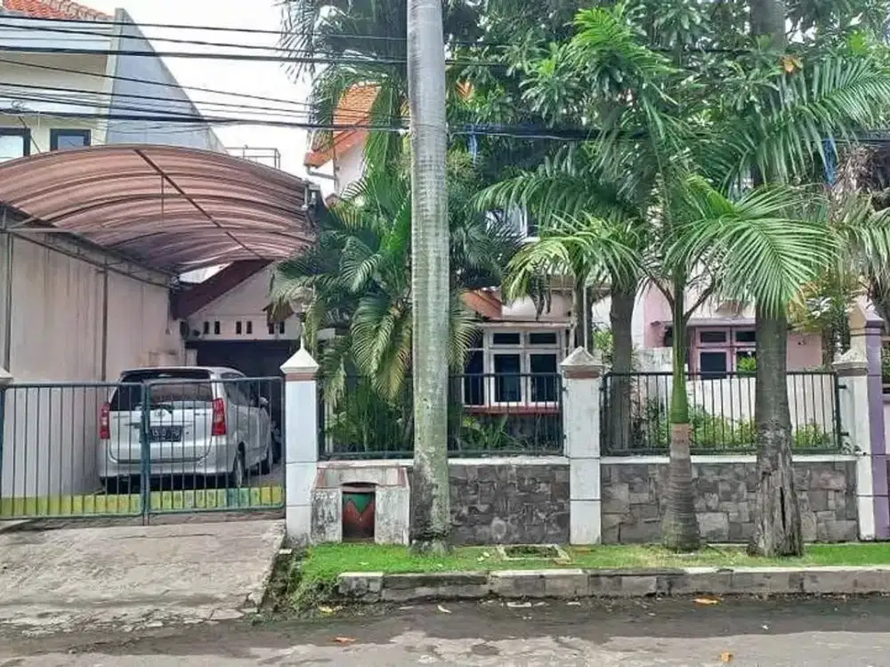 Nginden Intan Terawat Lokasi Strategis