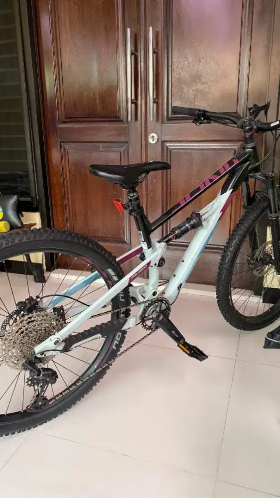 Sepeda Polygon Type D7 (D Seven)