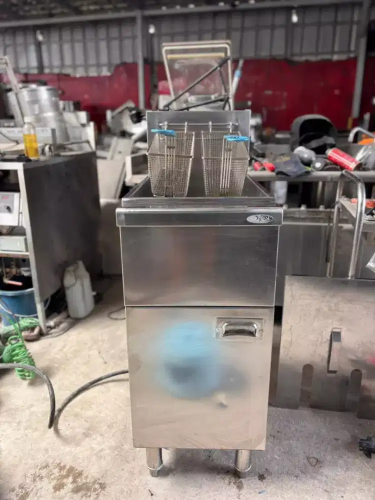 Deepfryer gas
Merk crown
Kapasitas 20-30 liter