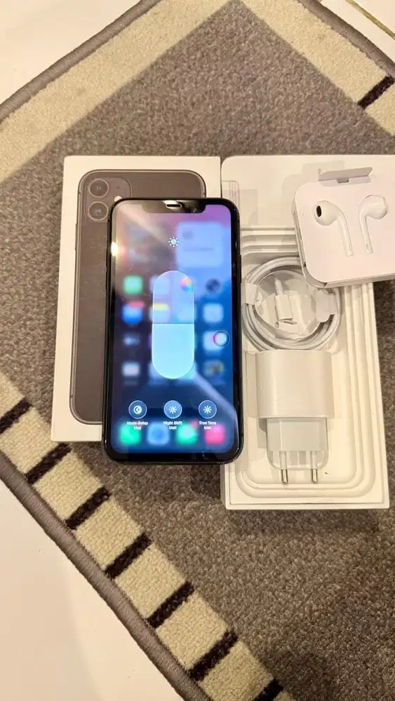 Dijual Iphone 11 Black 256GB Resmi Ibox Lengkap