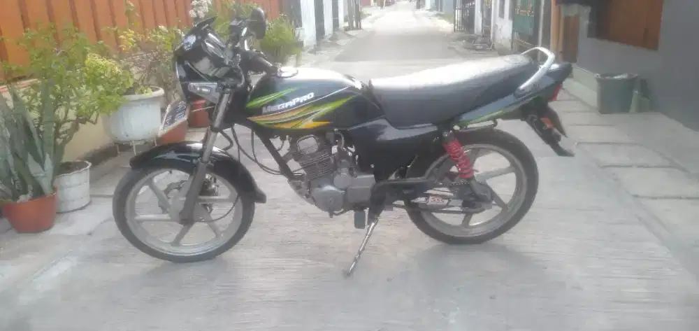 Megapro hiu 2004