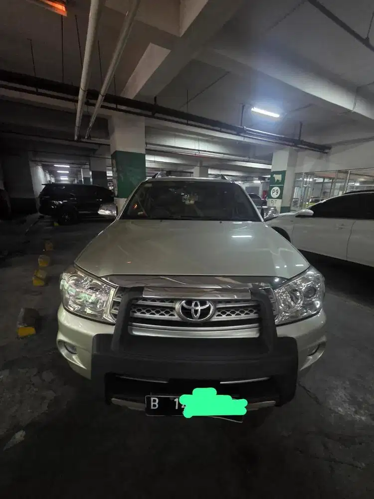 Fortuner G lux 2011 Silver Matik